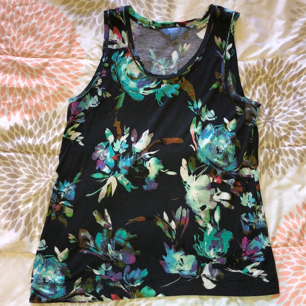 Sleeveless Simply Vera shirt